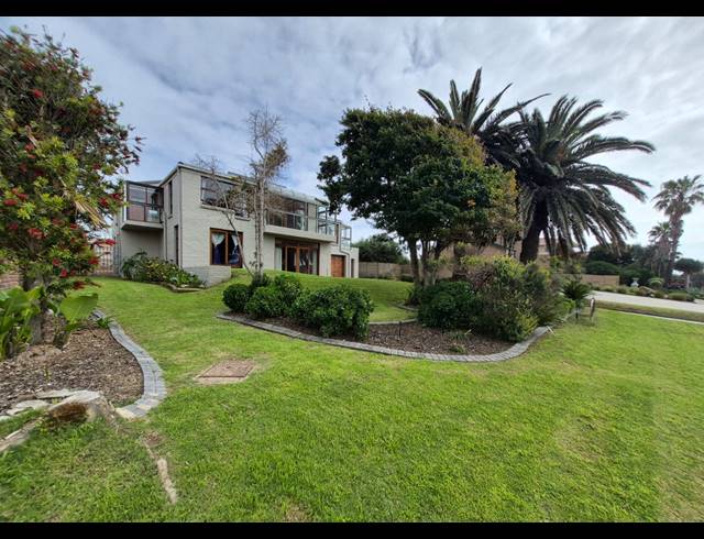 5 BEDROOM HOUSE FOR SALE IN BAYVIEW